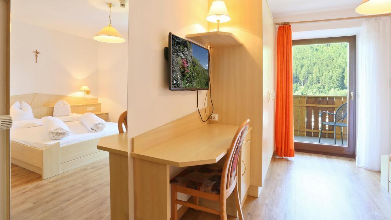 Pension Alpenhof B&B Colle Isarco Esterno foto