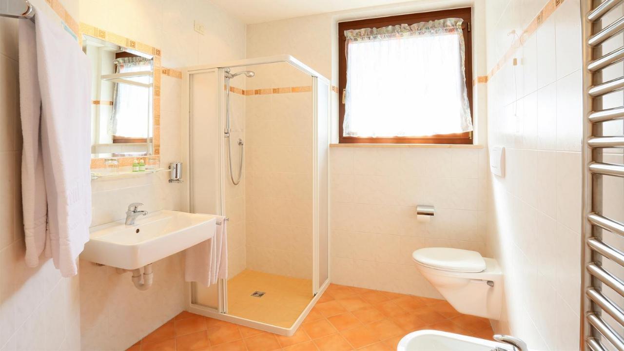 Pension Alpenhof B&B Colle Isarco Esterno foto